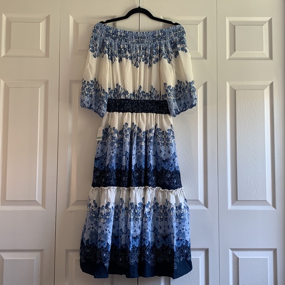 JUST…TAYLOR women’s floral dress. - Picture 3 of 6